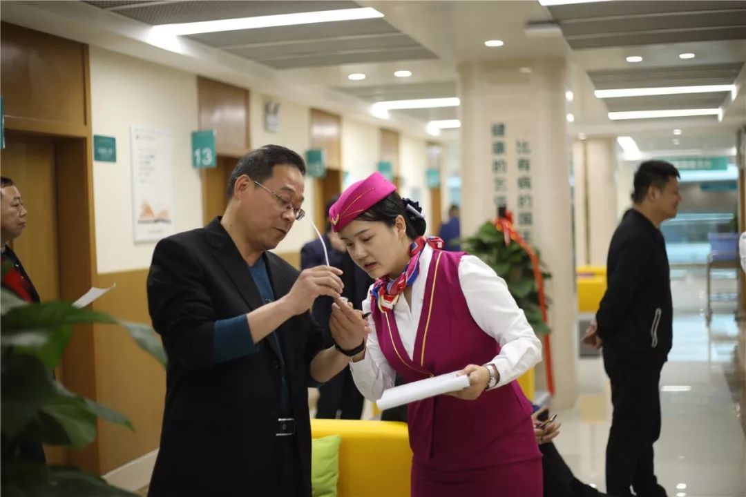 佛山24小时套医保卡(北京医保卡使用指南)